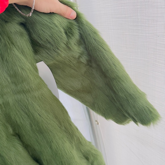 Ashton Green Fur Coat - Picture 3 of 8
